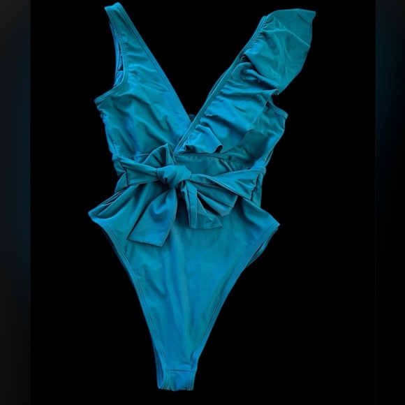 Cupshe Blue One Piece Swimsuit with Plunging V-Neckline - Picture 2 of 7